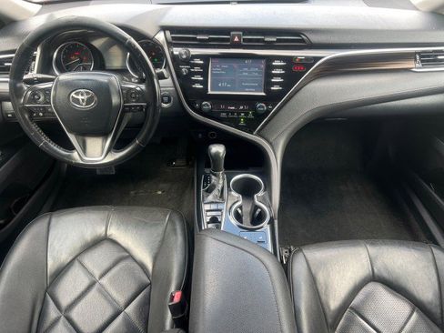 Used 2018 Toyota Camry XLE image 20