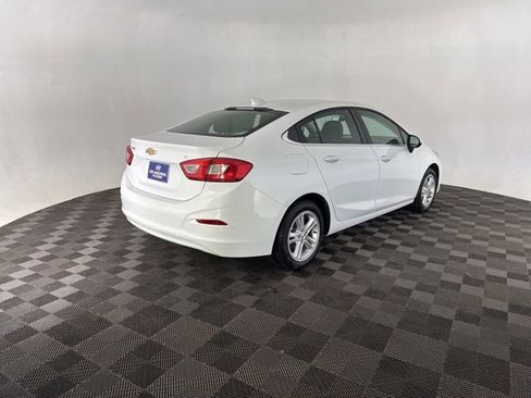 Used 2018 Chevrolet Cruze LT w/ Convenience Package image 5