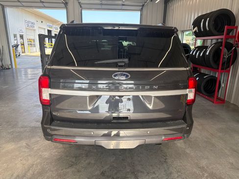 Used 2024 Ford Expedition XLT AWD/4WD image 8