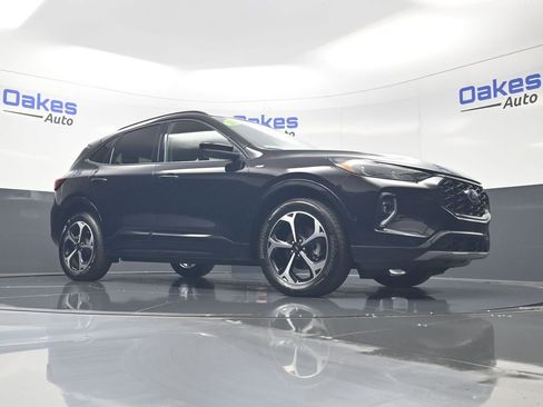Used 2023 Ford Escape ST-Line Elite w/ Premium Technology Package AWD/4WD image 41