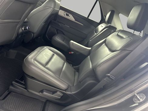 Used 2025 Ford Explorer Active w/ Active Comfort Package RWD image 23