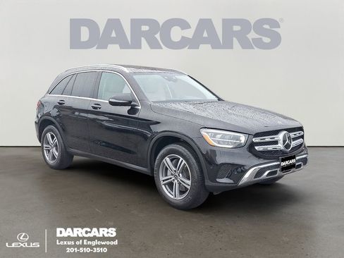 Used 2022 Mercedes-Benz GLC 300 4MATIC image 1