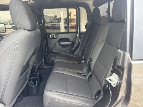 Used 2022 Jeep Gladiator Sport AWD/4WD image 44