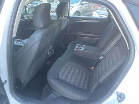 Used 2018 Ford Fusion SE FWD image 26