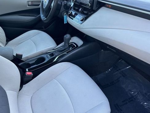 Used 2022 Toyota Corolla LE w/ Carpet Mat Package (TMS) FWD image 19