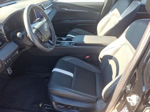 Certified 2025 Toyota Camry SE w/ Convenience Package FWD image 5