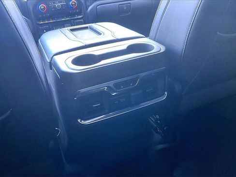 Used 2019 Chevrolet Silverado 1500 High Country image 32