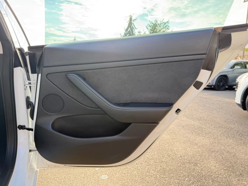 Used 2022 Tesla Model 3 Performance AWD/4WD image 23