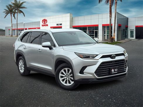 Used 2024 Toyota Grand Highlander XLE image 1
