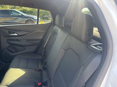 Used 2025 Buick Envista Preferred image 22