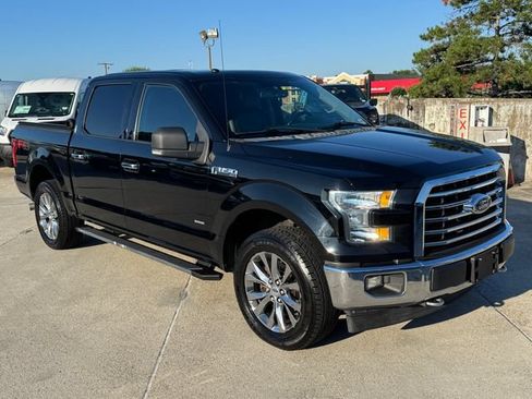 Used 2017 Ford F150 XLT w/ Equipment Group 301A Mid AWD/4WD image 3