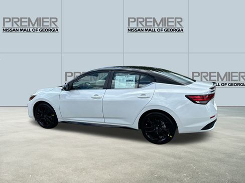 New 2025 Nissan Sentra SR w/ Midnight Edition image 8