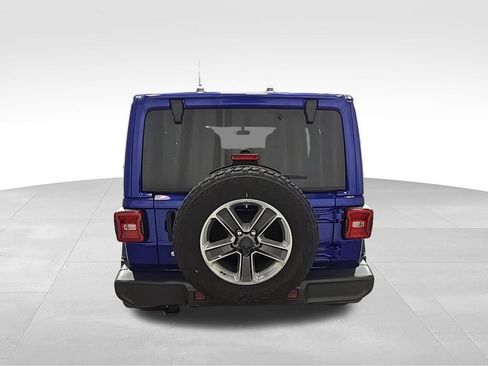Used 2019 Jeep Wrangler Unlimited Sahara w/ Uconnect 4C Nav & Sound Group AWD/4WD image 8