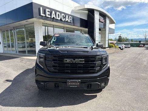 Used 2023 GMC Sierra 1500 Elevation w/ X31 Off-Road Package AWD/4WD image 8