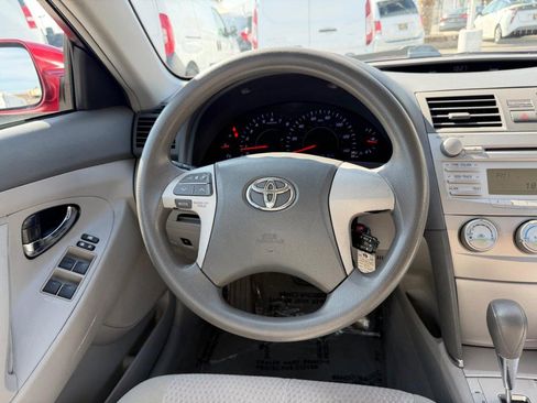 Used 2011 Toyota Camry LE image 25