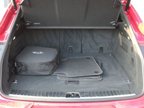 Certified 2025 Porsche Cayenne S image 25