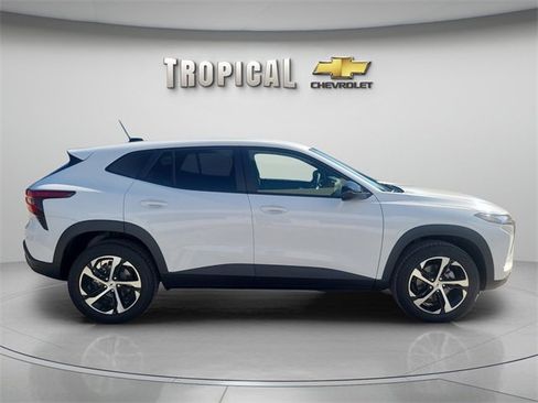 New 2026 Chevrolet Trax RS image 6