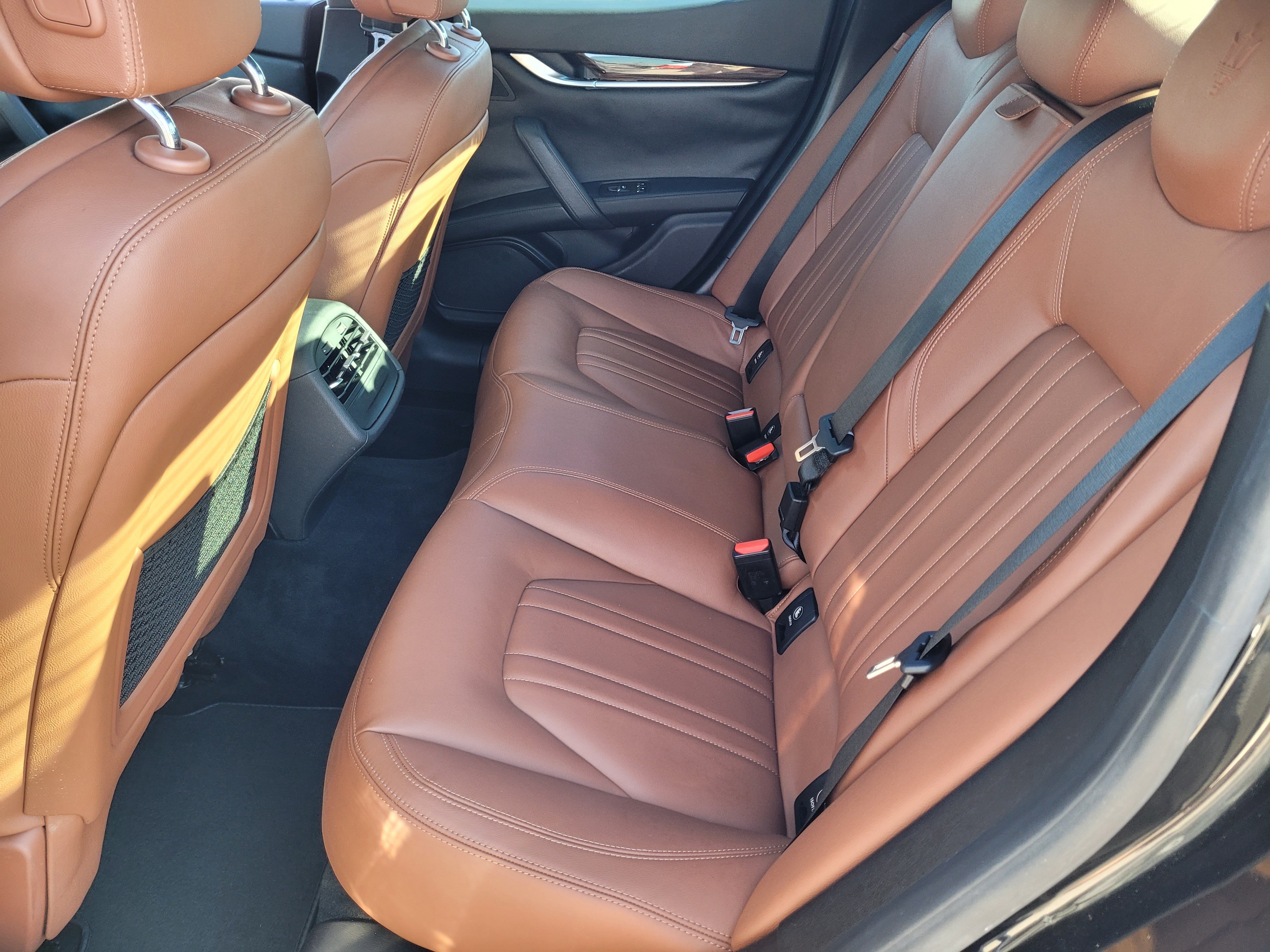 Used 2015 Maserati Ghibli RWD image 25
