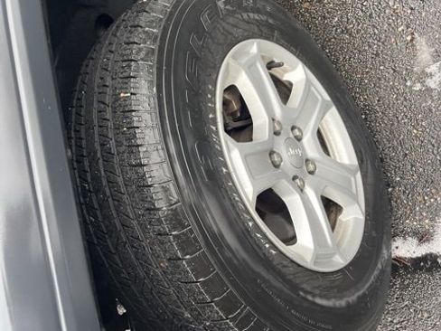 Used 2018 Jeep Wrangler Unlimited Sport S image 10