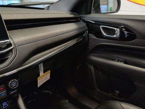 New 2026 Jeep Compass Limited image 24