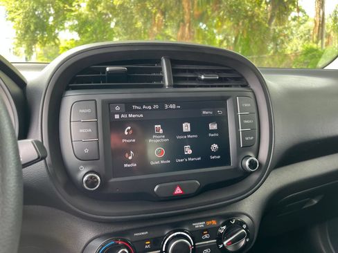 Used 2025 Kia Soul LX w/ LX Technology Package FWD image 16