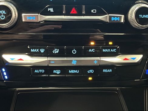 Used 2022 Ford Explorer ST w/ Equipment Group 401A AWD/4WD image 18