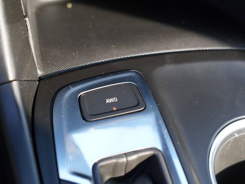 Used 2019 Chevrolet Equinox LT image 32