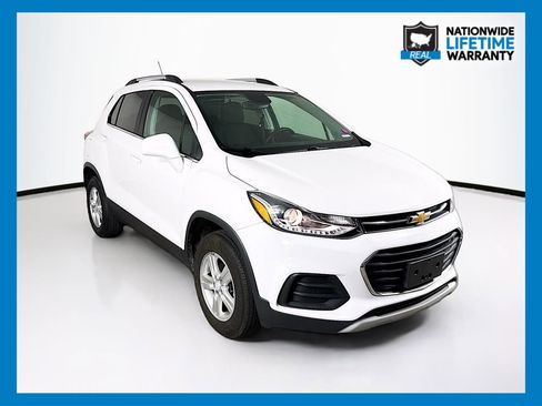 Used 2020 Chevrolet Trax LT image 1