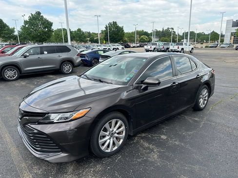 Used 2020 Toyota Camry LE FWD image 1