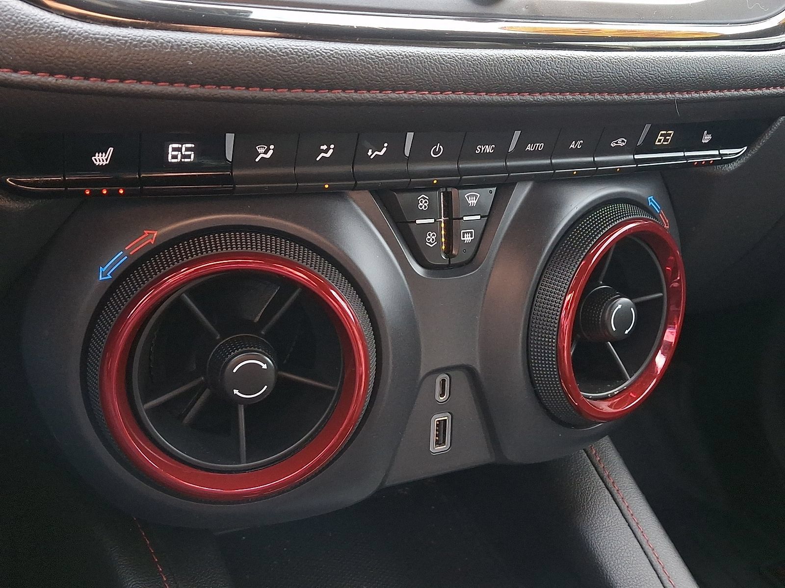 Used 2020 Chevrolet Blazer RS AWD/4WD image 16