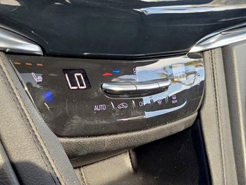Used 2023 Cadillac XT6 Premium Luxury FWD image 28