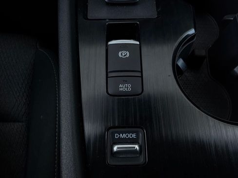 Used 2025 Nissan Rogue SV FWD image 24