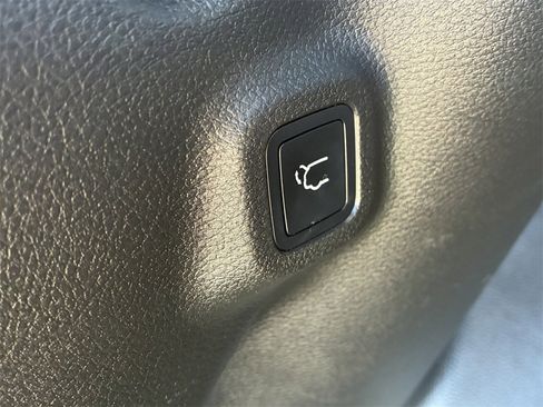 Used 2022 Jeep Compass Altitude w/ Sun and Sound Group image 12