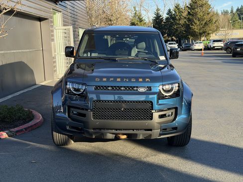 New 2026 Land Rover Defender 110 image 4