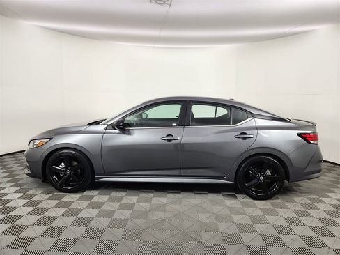 Used 2023 Nissan Sentra SR w/ Trunk Package image 2