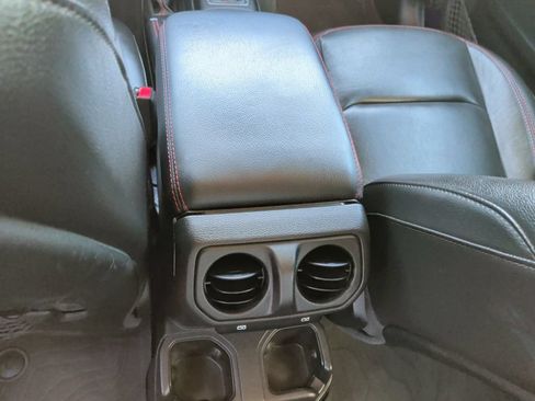Used 2023 Jeep Wrangler Unlimited Rubicon AWD/4WD image 44