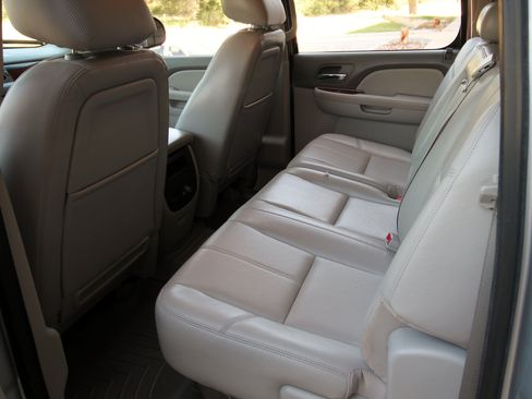 Used 2014 GMC Sierra 2500 SLT w/ SLT Convenience Package AWD/4WD image 43