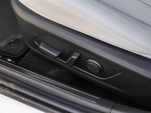 New 2026 Hyundai Elantra Limited image 25