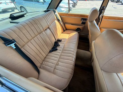 Used 1987 Jaguar XJ6 RWD image 18