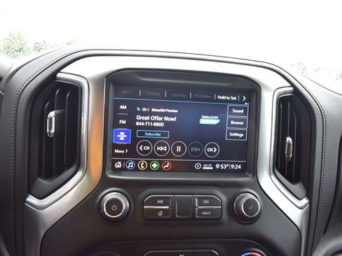 Used 2020 Chevrolet Silverado 1500 LT Trail Boss AWD/4WD image 17