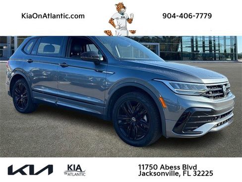 Used 2022 Volkswagen Tiguan SE R-Line image 1