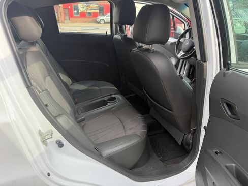 Used 2014 Chevrolet Spark LT image 21