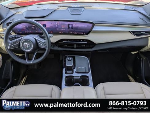 Used 2025 Buick Enclave Preferred FWD image 15