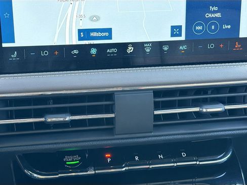 Used 2025 Lincoln Corsair FWD image 19