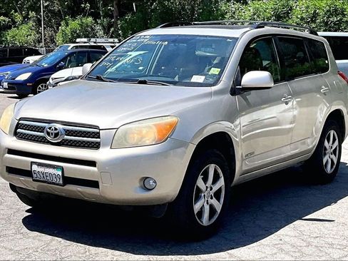 Used 2006 Toyota RAV4 Limited FWD image 3