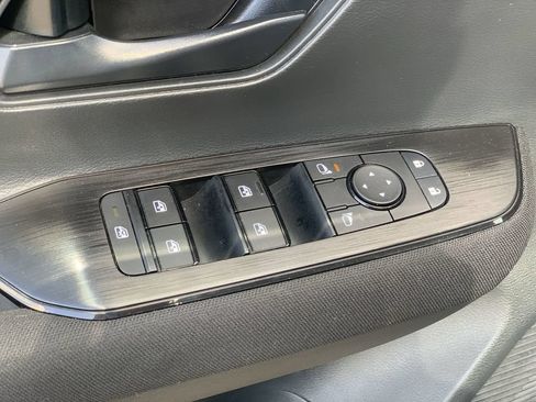 Used 2025 Nissan Kicks S w/ Charging Package FWD image 22