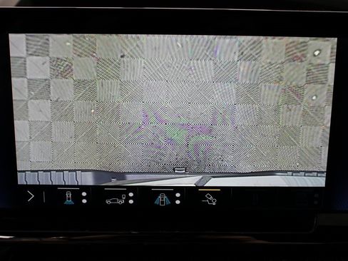 Used 2023 Chevrolet Silverado 1500 ZR2 w/ Technology Package image 21