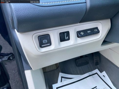 Used 2021 GMC Acadia Denali w/ GMC Pro Grade Package image 23