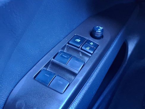 Used 2022 Toyota Camry SE image 10