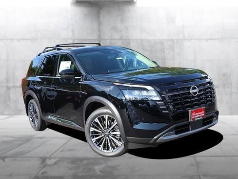 New 2026 Nissan Pathfinder Platinum w/ Accent Package AWD/4WD image 2